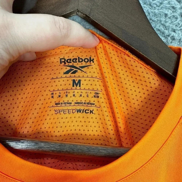 Reebok Shirt mens medium red orange speedwick Lightweight Gym Outdoors Athletic‎ - Picture 4 of 6
